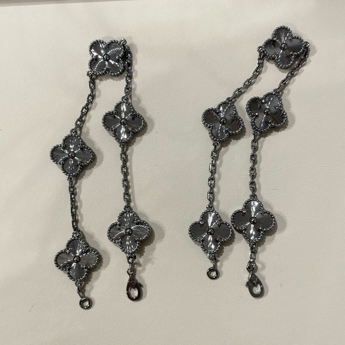 [Eternal Jewelry]CLOVER 5 MOTIF BLACK BRACELET