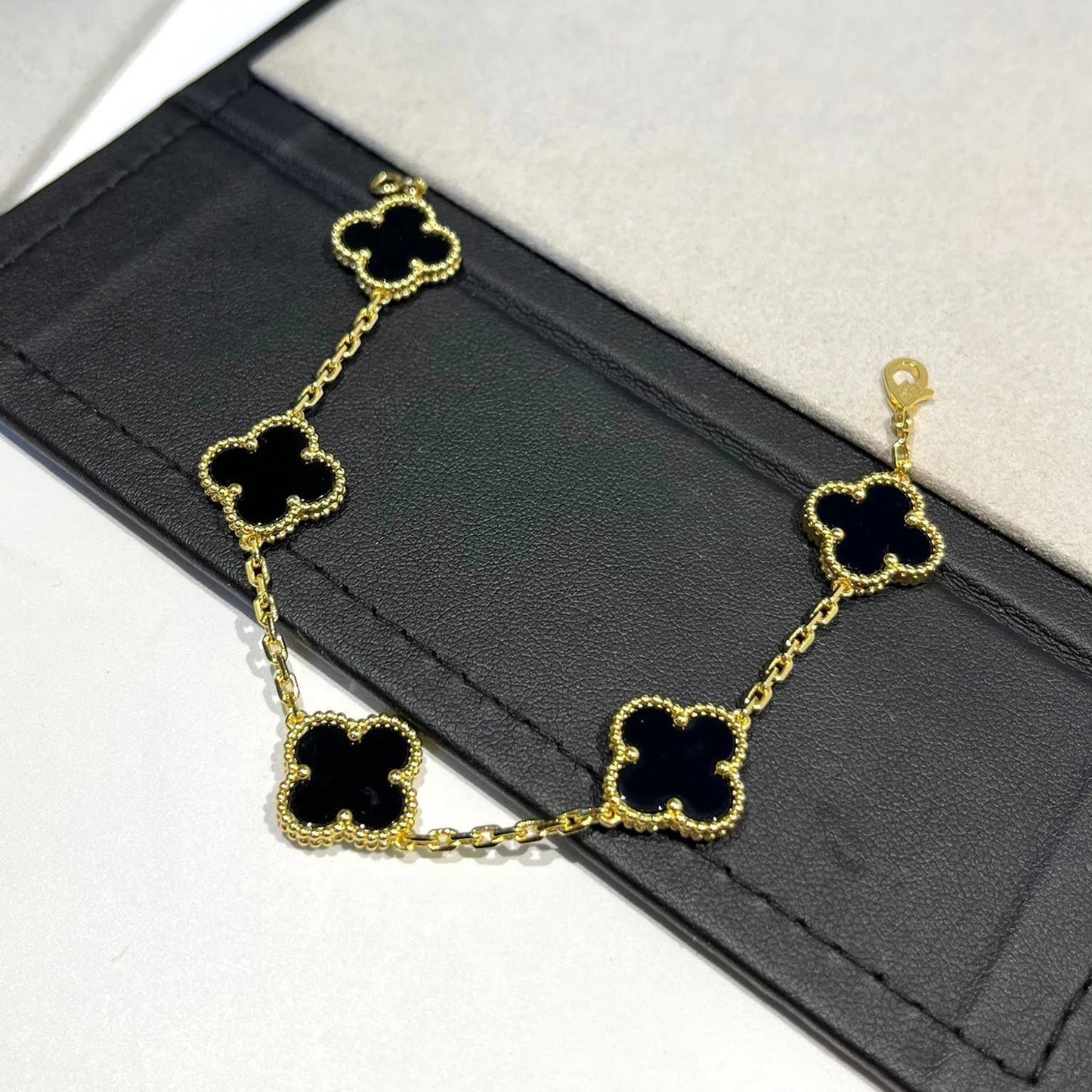 [Eternal Jewelry] CLOVER 5 MOTIF ONYXS BRACELET COLLECTION