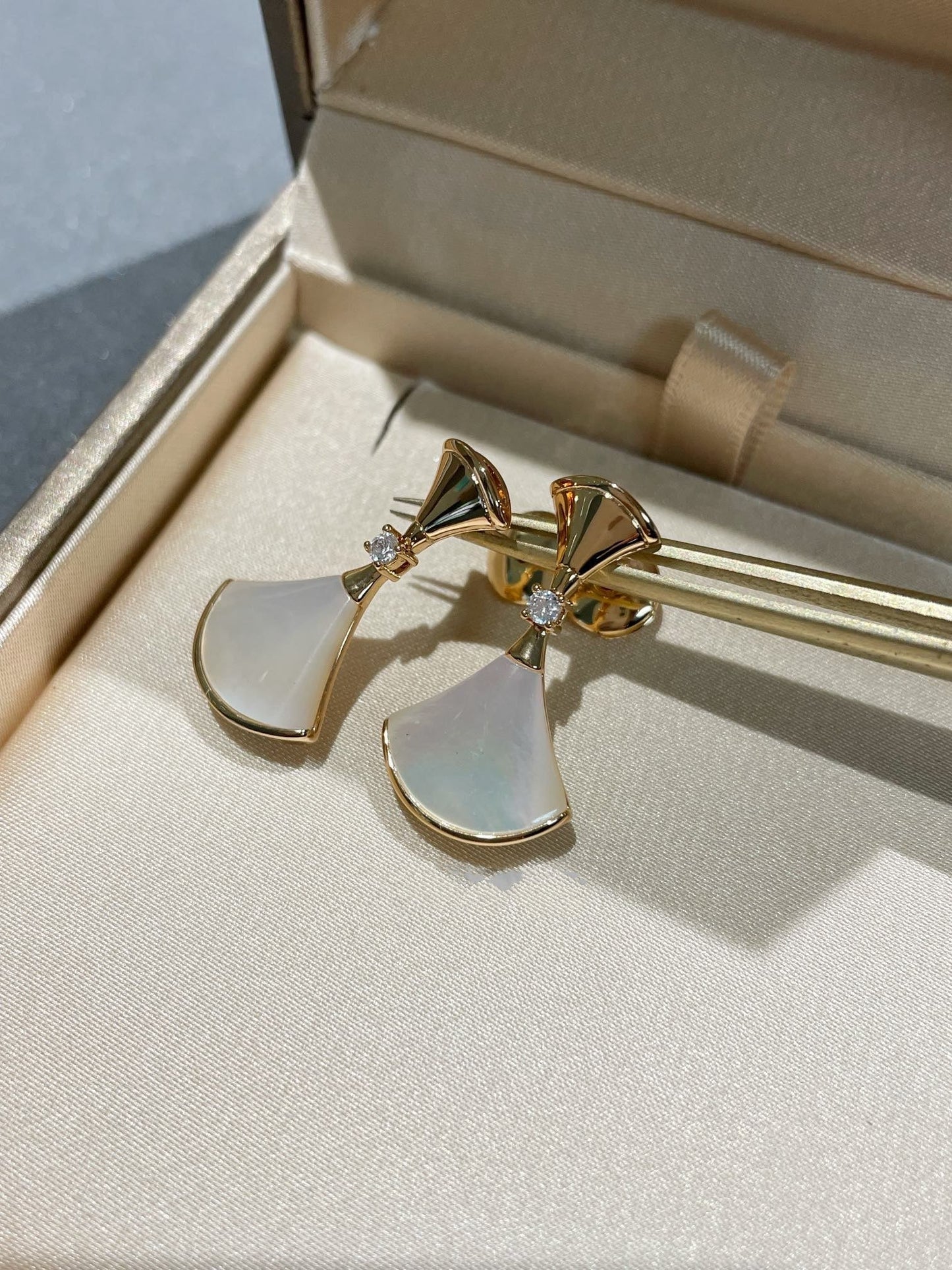 [Eternal Jewelry]DREAM MOP 1 DIAMOND EARRINGS