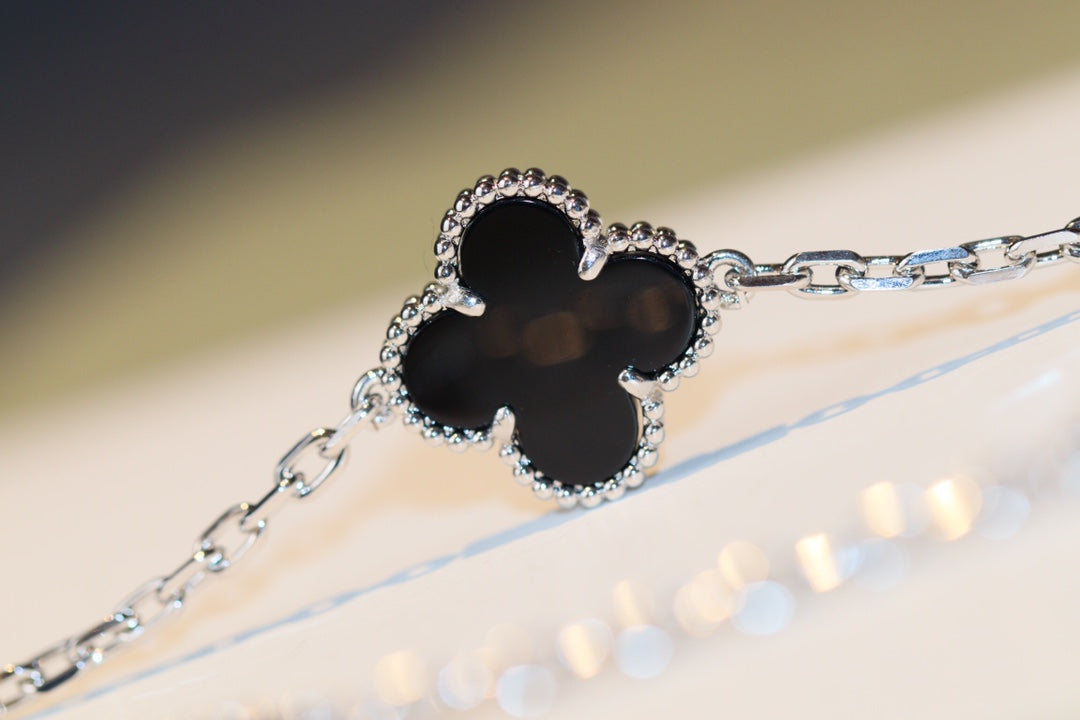 [Eternal Jewelry]CLOVER 20 MOTIFS ONYX DIAMOND SILVER