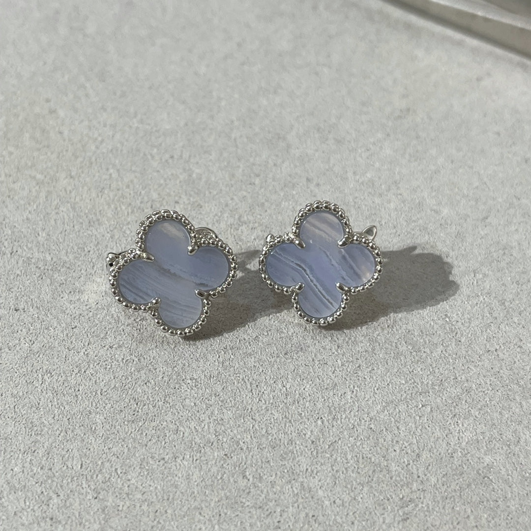 [Eternal Jewelry]CLOVER CHALCEDONY SILVER STUD EARRINGS