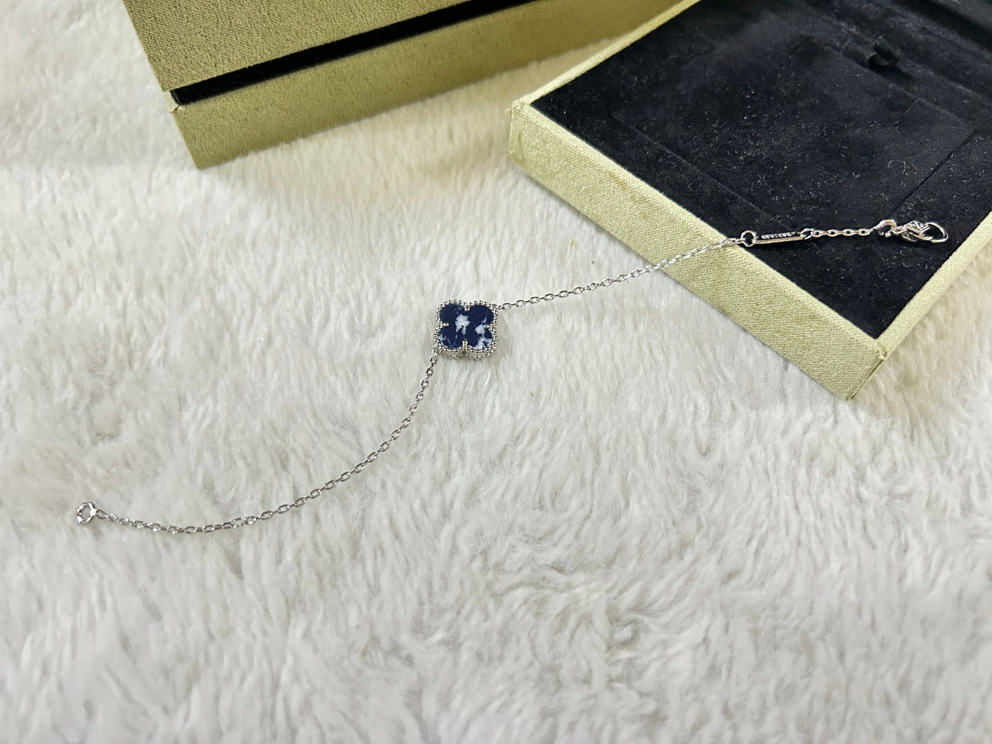 [Eternal Jewelry]CLOVER 1 MOTIF PIETERSITE BRACELET