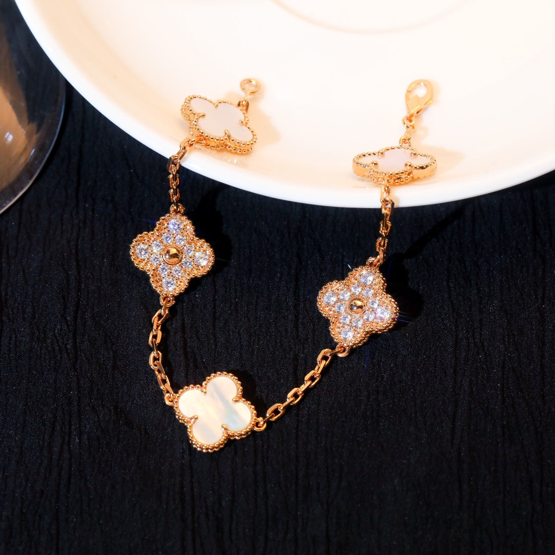 [Eternal Jewelry]CLOVER BRACELET 5 MOTIF WHITE MOP DIAMOND