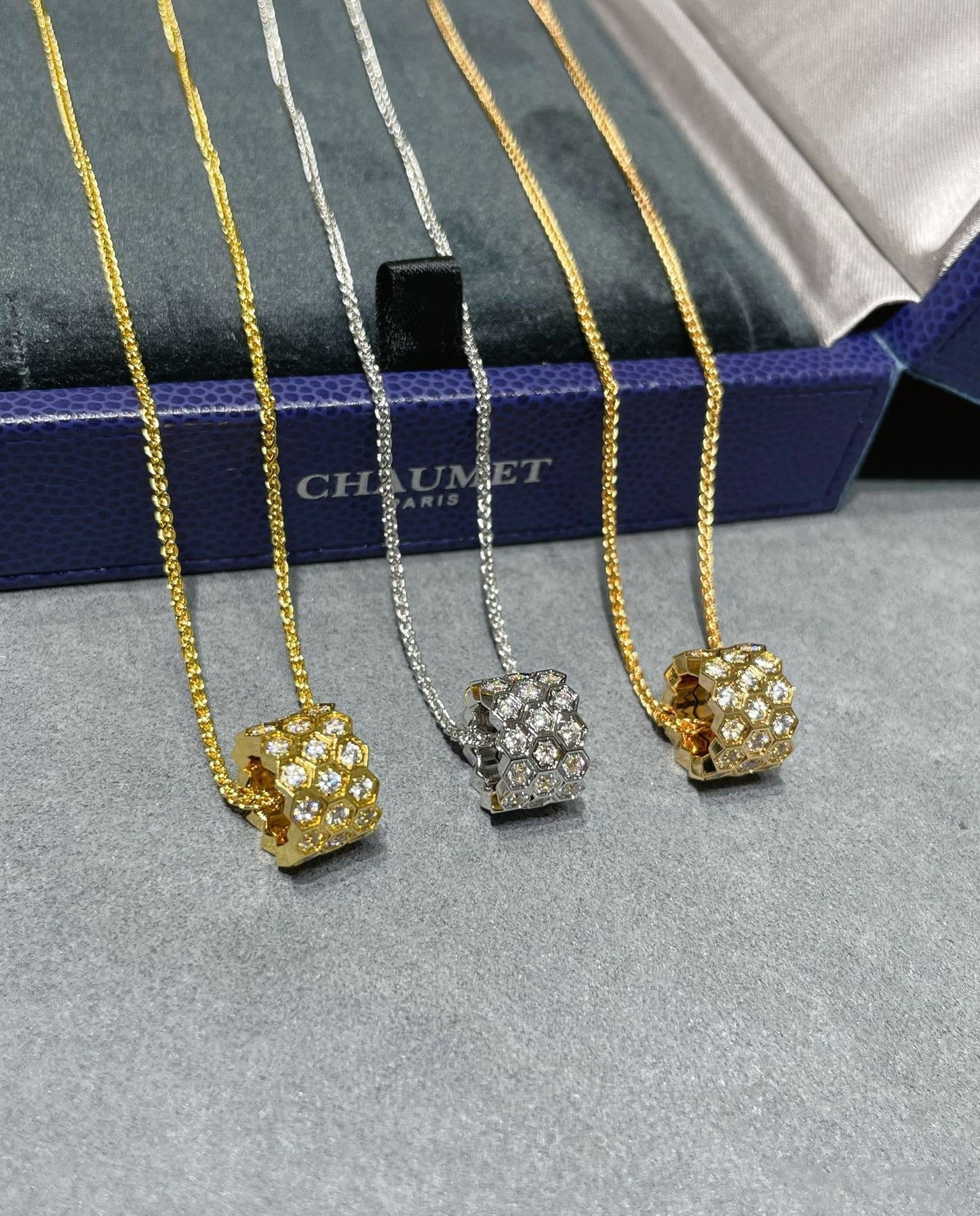 [Eternal Jewelry]BEE LOVE DIAMOND PAVED 3 ROW NECKLACE