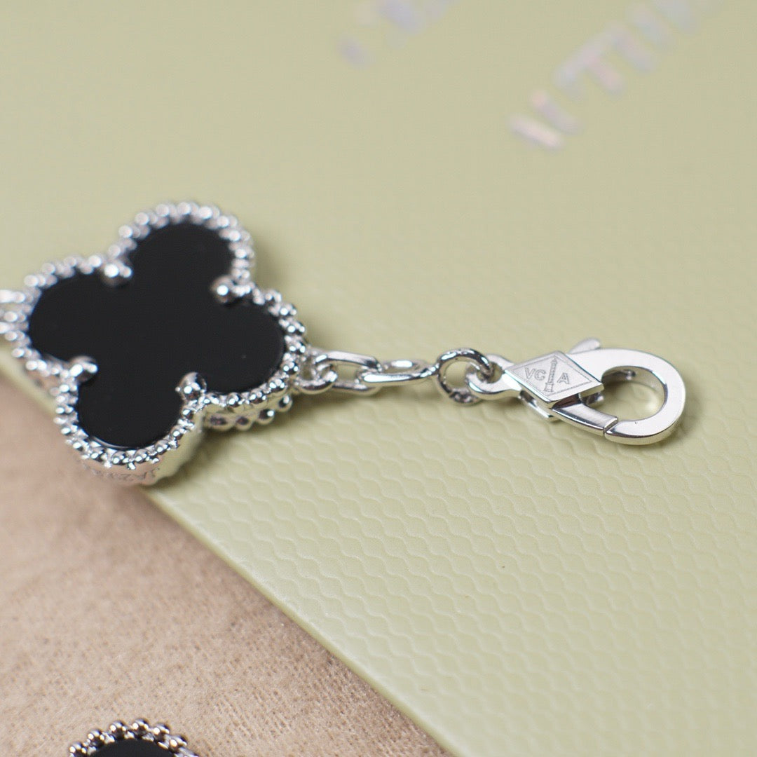 [Eternal Jewelry]CLOVER 5 MOTIF ONYXS  BRACELET SILVER