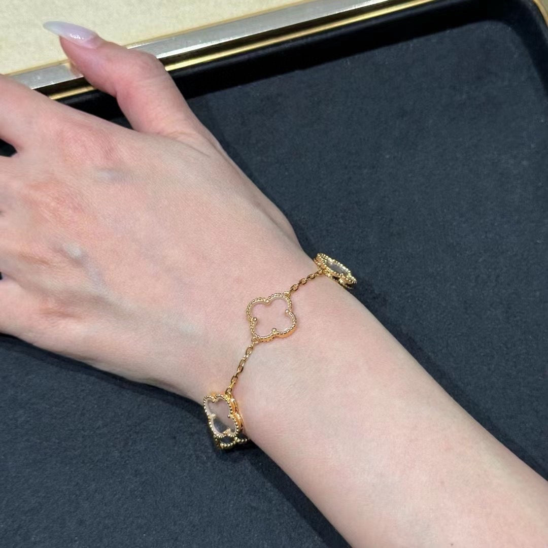 [Eternal Jewelry]CLOVER 5 MOTIF ROCK CRYSTAL BRACELET
