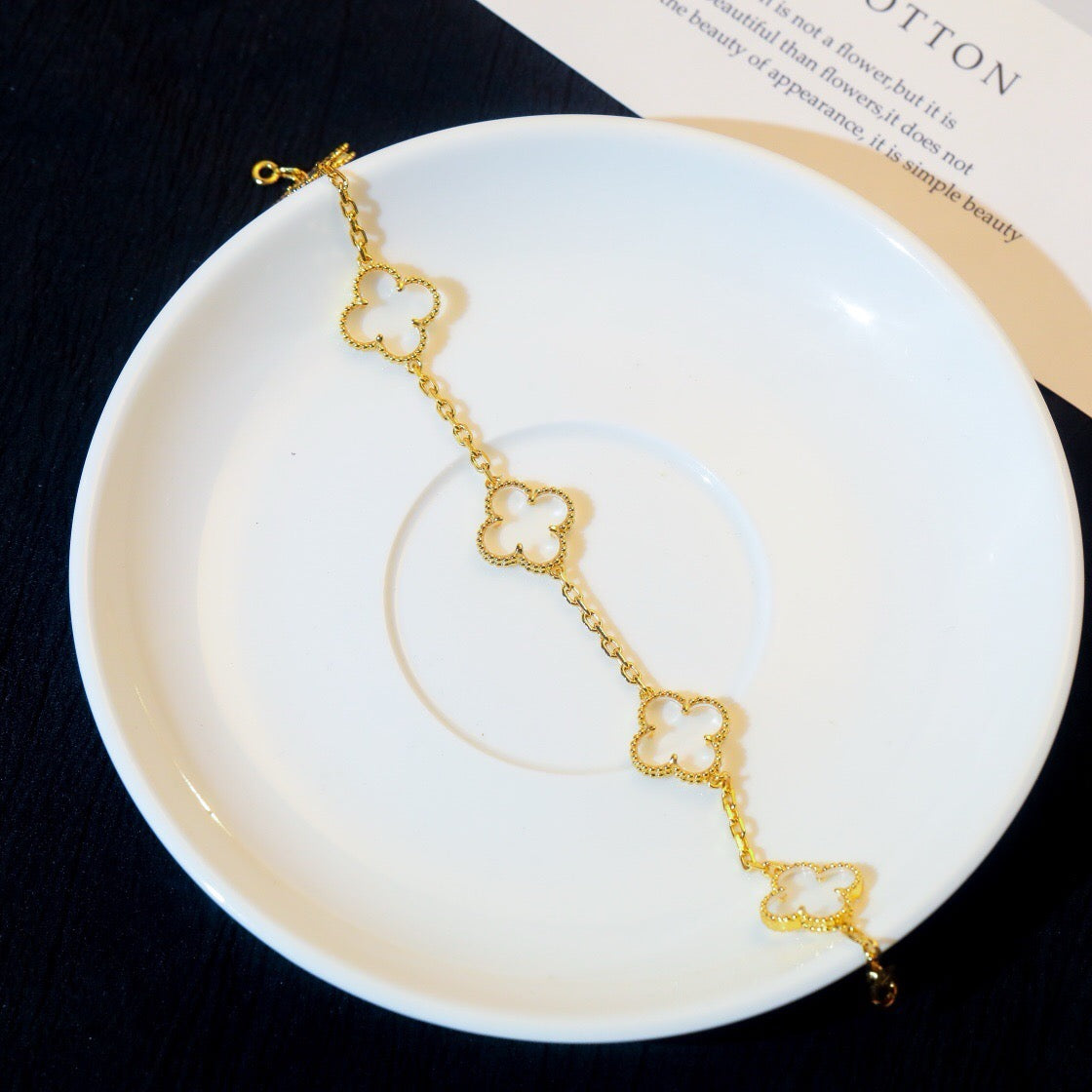 [Eternal Jewelry]CLOVER 5 MOTIF ROCK CRYSTAL BRACELET