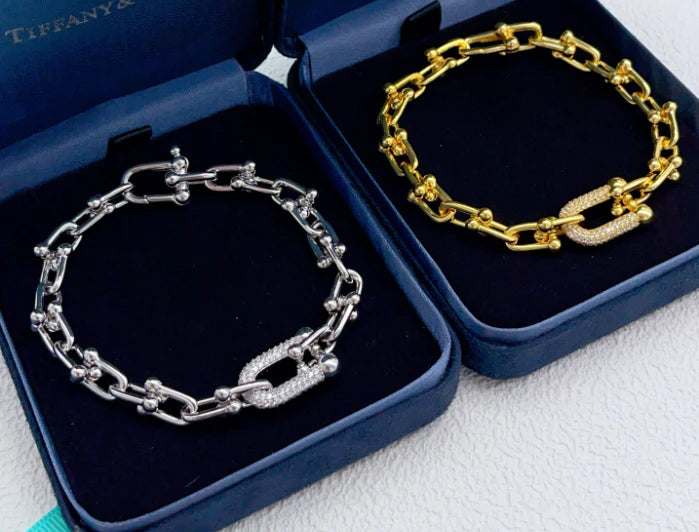 [Eternal jewelry] TF HORSESHOE BUCKLE DIAMOND BRACELET