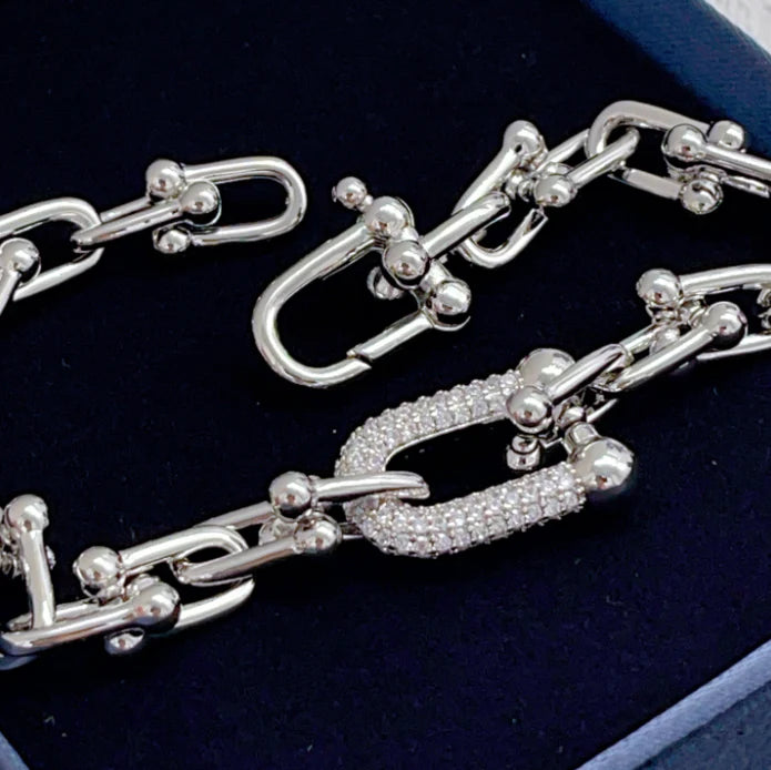 [Eternal jewelry] TF HORSESHOE BUCKLE DIAMOND BRACELET