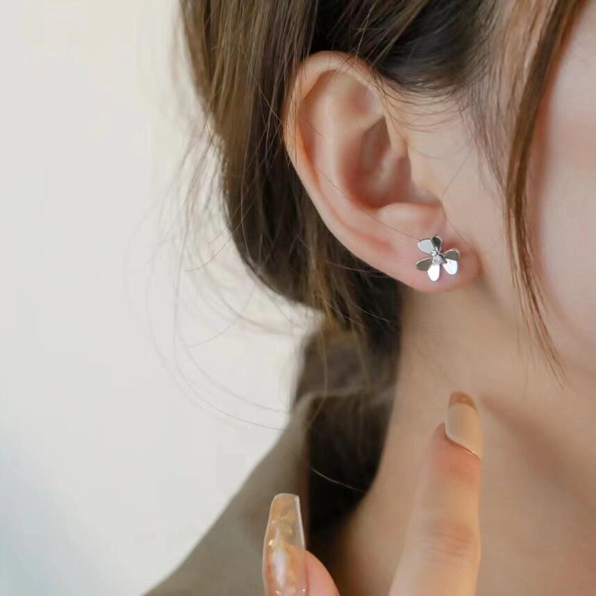 [Eternal Jewelry]FRIVOLE MINI SILVER FLOWER EARRINGS