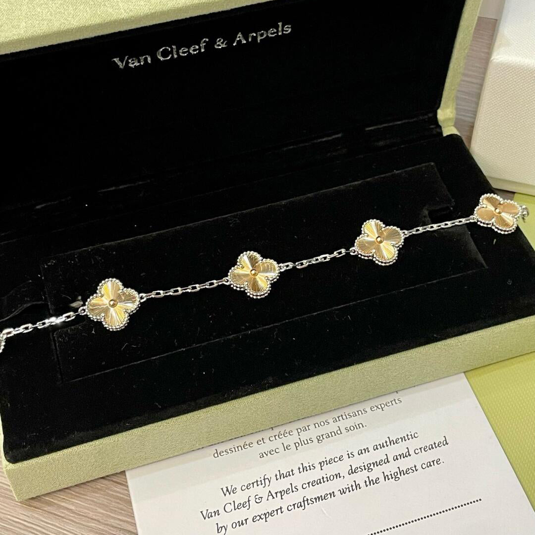 [Eternal Jewelry]CLOVER  5 MOTIFS  CHRISTMAS LIMITED EDITION BRACELET