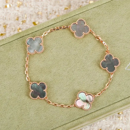 [Eternal Jewelry]CLOVER 5 MOTIF GRAY MOP  BRACELET
